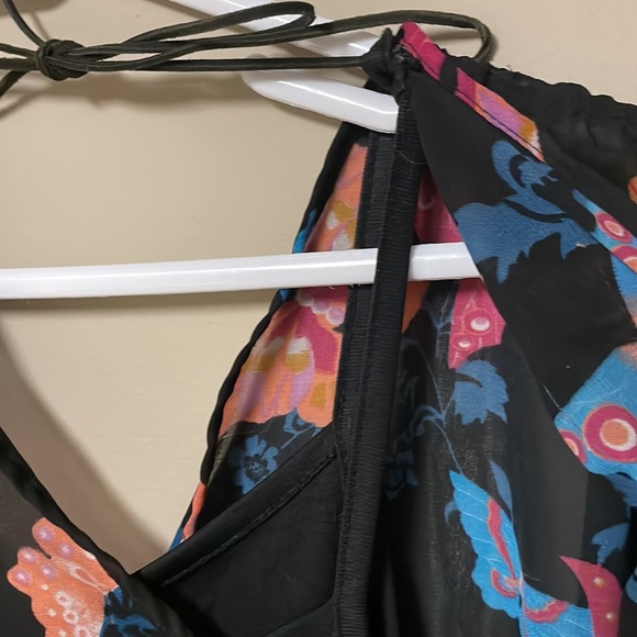 Madonna top - Picture 4 of 4